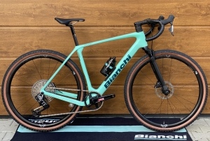 Bianchi Arcadex Pro Gravel ... Endurance ... Sram Apex/GX eTap AXS 1x12 .. amortyzator RockShox 