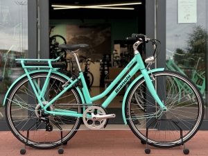      Bianchi E-Spillo ST Celeste ... Rower miejski elektryczny ... Shimano Altus 1x8 ... EGoing 250W ... 418Wh