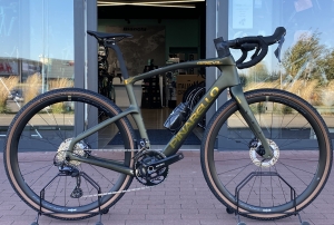        Pinarello  Grevil F3 Gravel ... Shimano GRX820 ... ETNA BLACK ... NOWY ROWER .. Model 2026