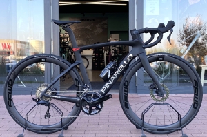                     Pinarello F1 Disc .. Shimano 105 .. Koła FFWD .. ROWER NOWY 2026 .. Rozmiar  46, 50, 51.5, 53, 54.5, 56, 57.5