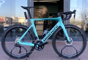             Bianchi Oltre Race Aero ... Shimano 105 Di2 ... Koła karbonowe ... SPECJALNA WERSJA