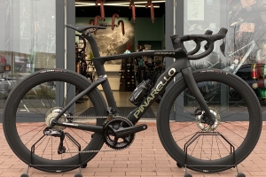          Pinarello   Dogma F Aero ... Shimano Ultegra Di2 ... NOWY ROWER ... Okazyjna Cena .. wyprzedaż modelu